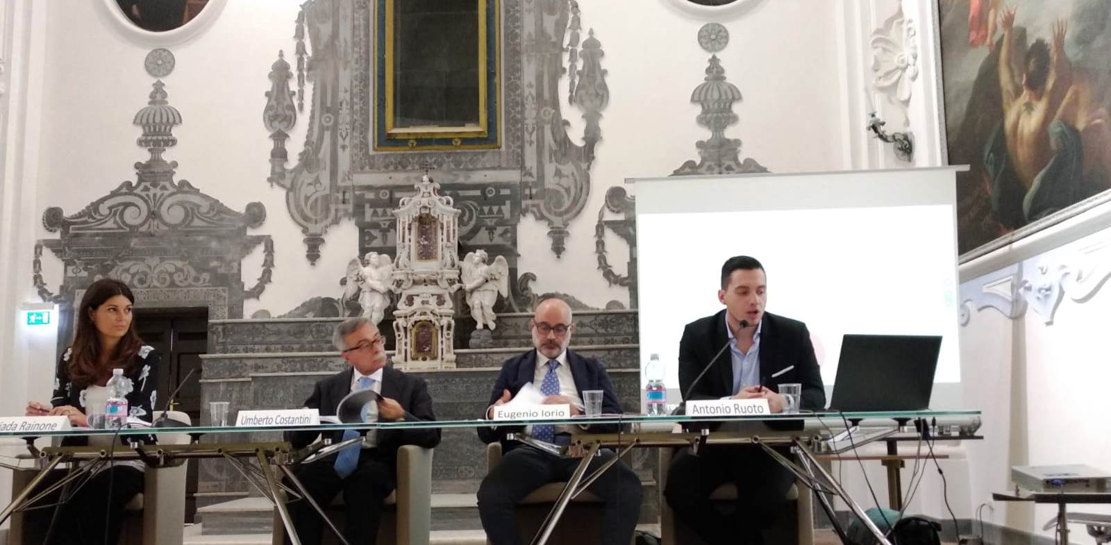 Presentazione ricerca al suor orsola Umberto Costantini e Eugenio Iorio con i ricercatori Antonio Ruoto e Giada Rainone