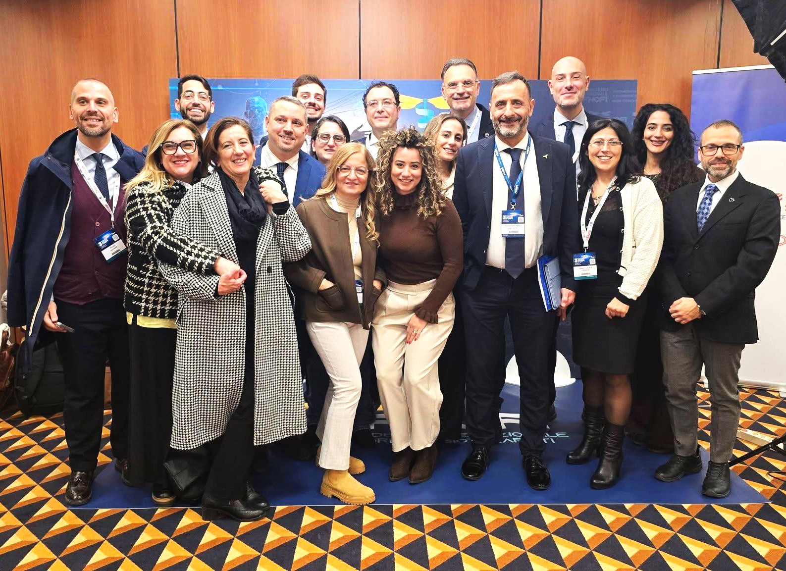 Foto di gruppo al Terzo Congresso FNOFI di Napoli